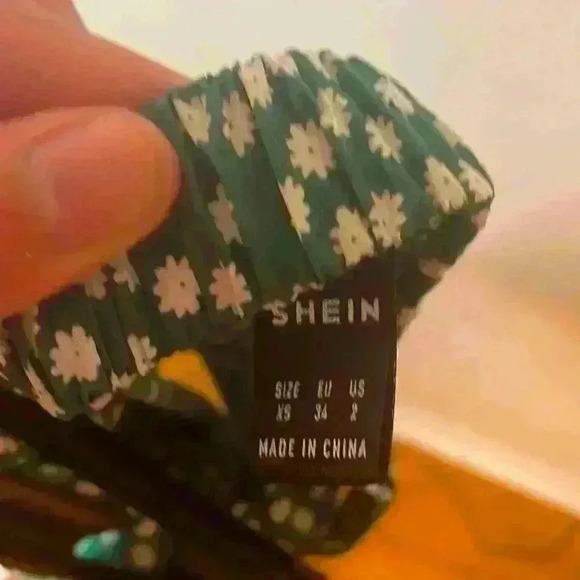 Shein Green with White Floral Pattern Skirt XS 100% Polyester - Picture 3 of 4